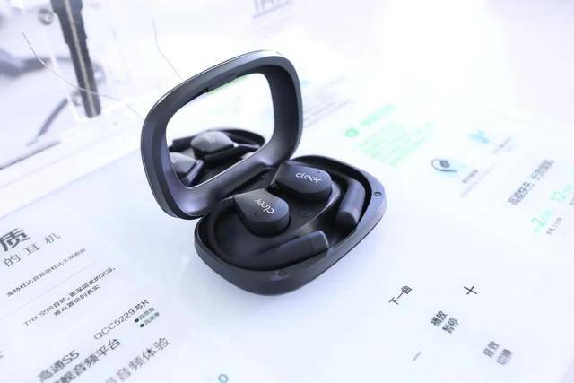 大厂抢攻智能耳机尊龙凯时深圳声学(图2) 大厂抢攻智能耳机尊龙凯时深圳声学(图2)