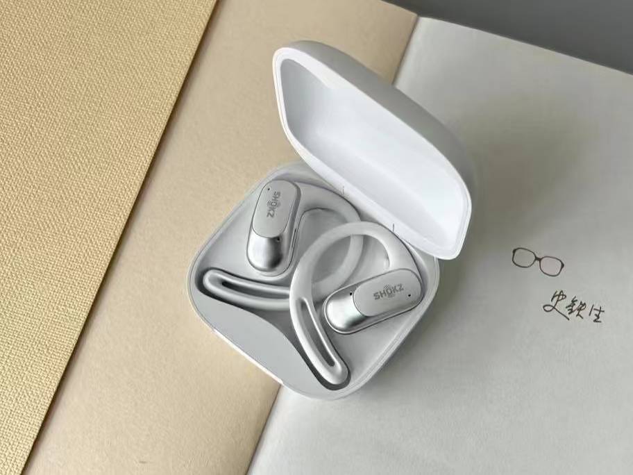 适度测评:舒适度与音质兼备的选择指南z6尊龙网站八款超好用的开放式耳机舒(图3) 适度测评:舒适度与音质兼备的选择指南z6尊龙网站八款超好用的开放式耳机舒(图3)