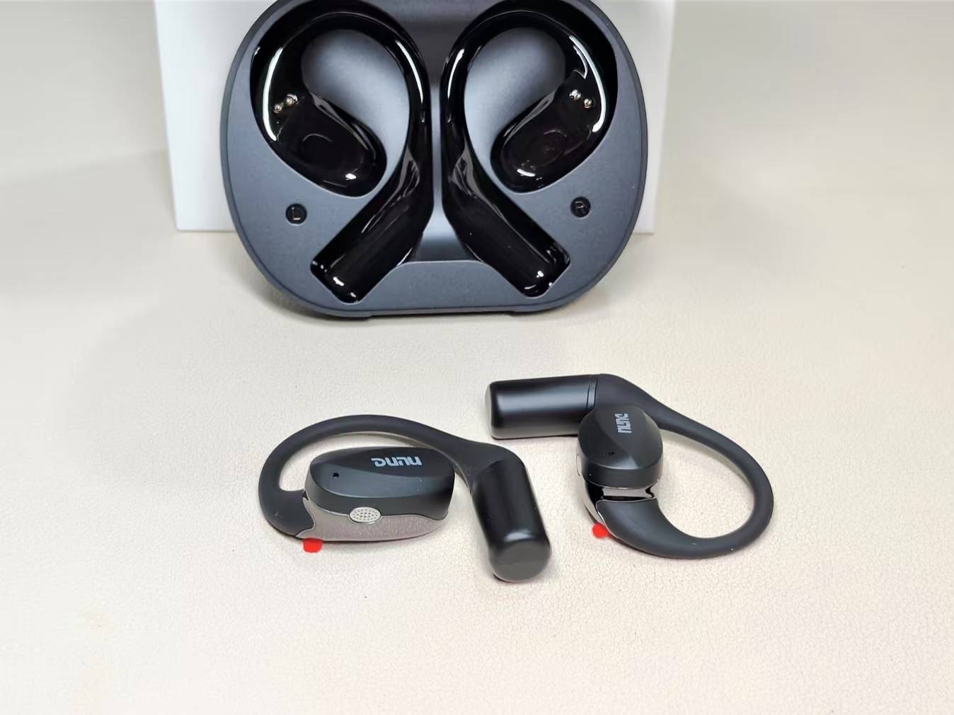 适度测评:舒适度与音质兼备的选择指南z6尊龙网站八款超好用的开放式耳机舒(图6) 适度测评:舒适度与音质兼备的选择指南z6尊龙网站八款超好用的开放式耳机舒(图6)